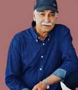 تصویر محمود پاک‌نیت